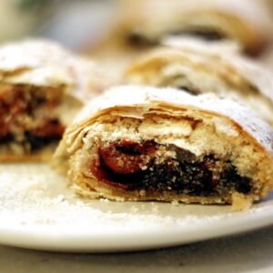 Homemade Strudel - Apple or Cherry (Almas es meggyes retes)